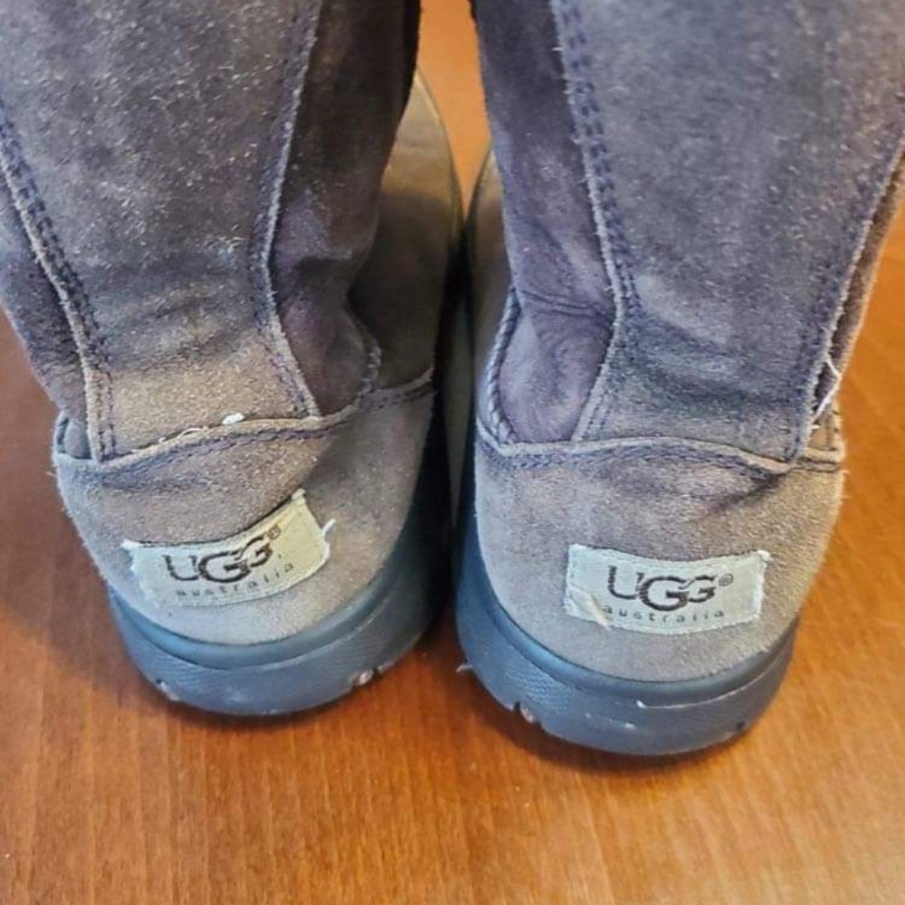 Ugg woman's boots size 9